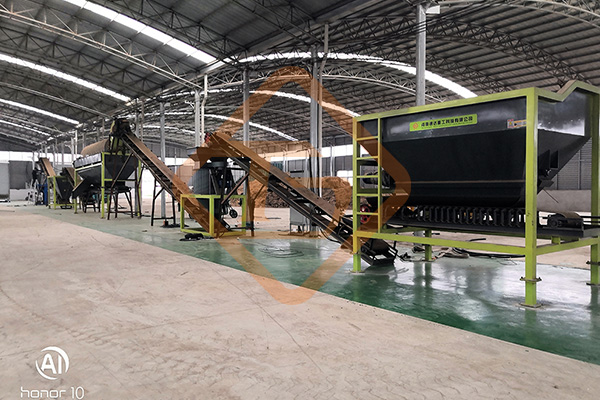 怎樣用牛糞做有機(jī)肥?牛糞有機(jī)肥肥料生產(chǎn)設(shè)備有哪些?