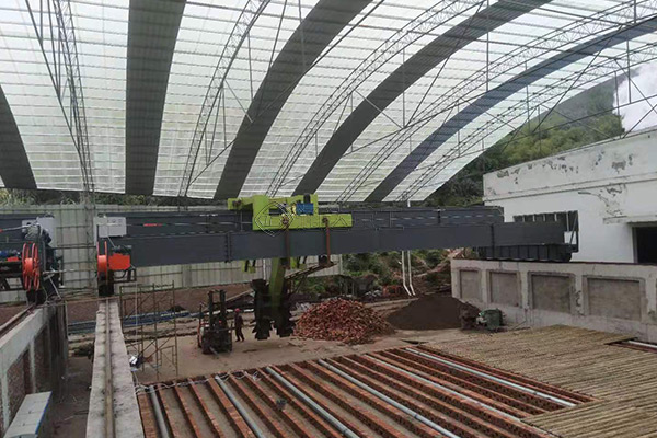 大型液壓雙輪盤式有機肥發(fā)酵設備